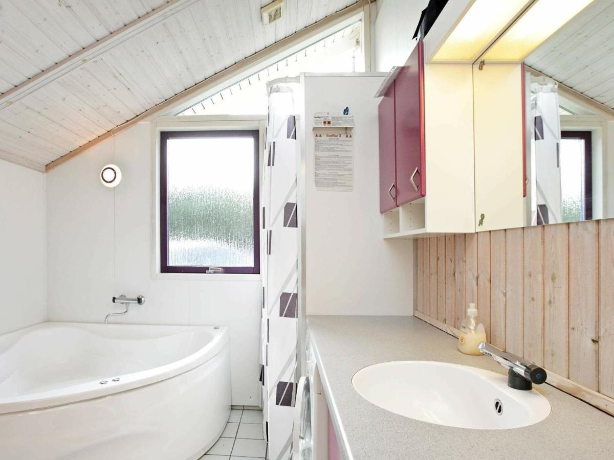 8 Person Holiday Home In Oksb L Vejers Strand Exteriör bild