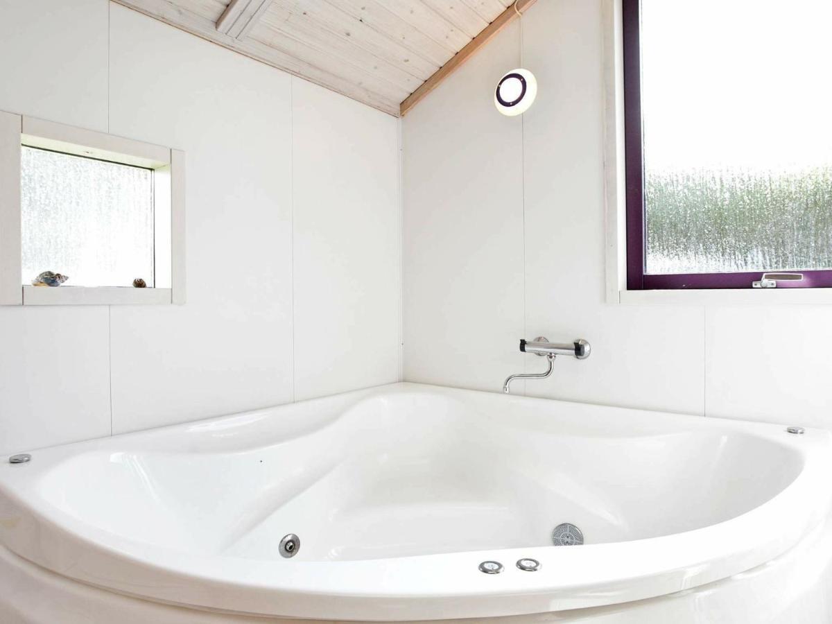 8 Person Holiday Home In Oksb L Vejers Strand Exteriör bild